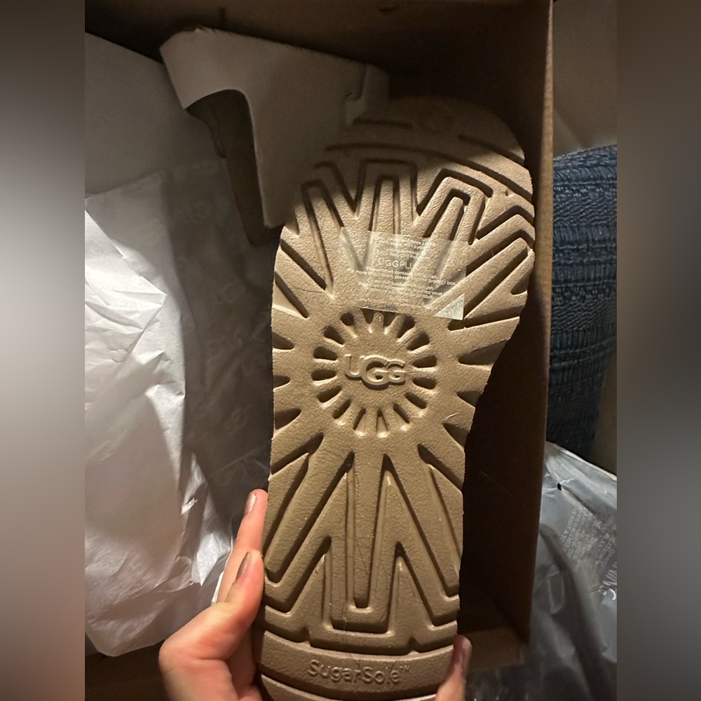 NEW UGG Women’s Classic Ultra Mini Platform Boots in Chestnut Brown size 7 - Picture 12 of 16